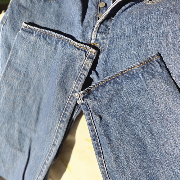 Levis 501 Mens 32X32 Jeans Straight Leg Medium Blue Button Fly Denim - Picture 3 of 10